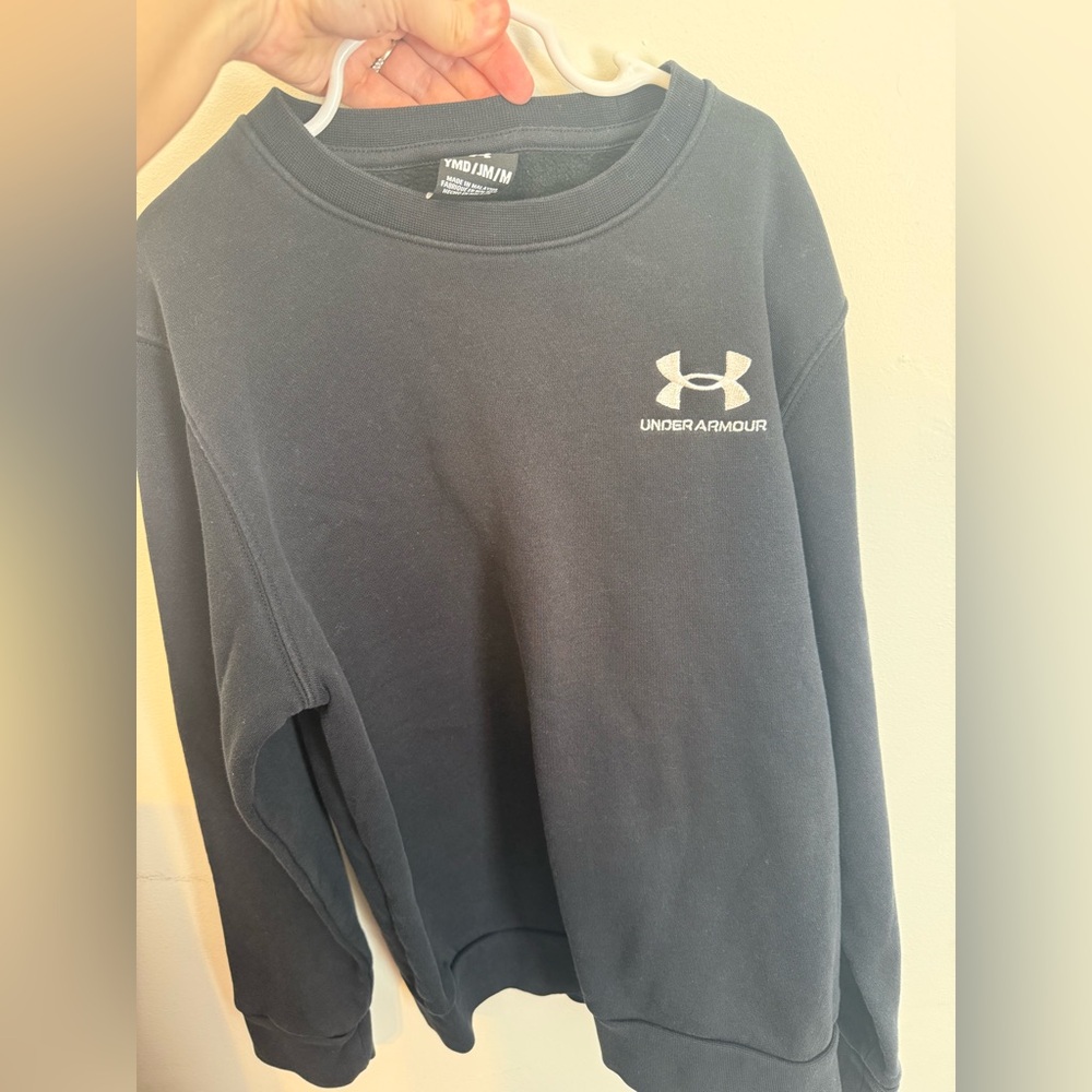 Under Armour Charcoal Crewneck Sweatshirt youth medium